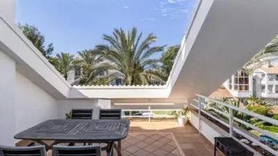 Apartment on Gran Via de les Penyes Rotges photo 8