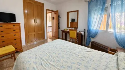 Apartment on Carrer de Pinós photo 17