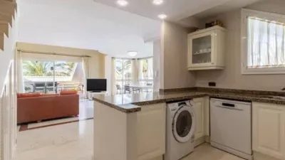 Apartment on Gran Via de les Penyes Rotges photo 5
