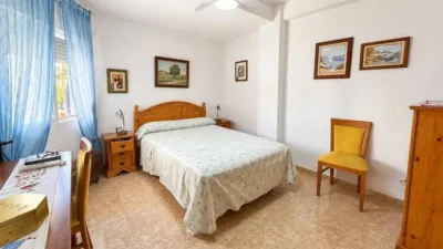 Apartment on Carrer de Pinós photo 15