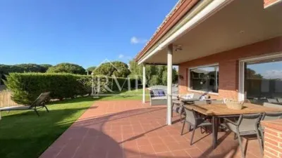 Chalet on Carrer de les Vinyes d'En Mandri photo 2
