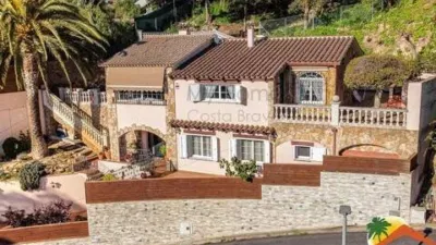 Chalet on Carrer del Riu Muga photo 2