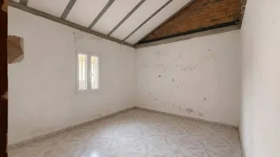 Chalet on Calle de la Virgen Milagrosa photo 9