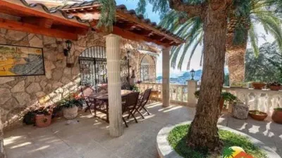 Chalet on Carrer del Riu Muga photo 12