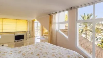 Apartment on Gran Via de les Penyes Rotges photo 12