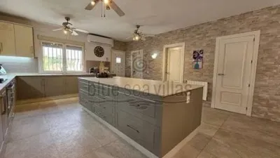 Chalet on Calle Diseminado Llanos Rosa, 184 photo 5
