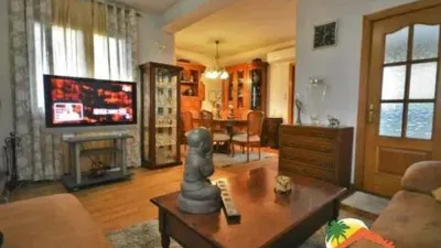 Chalet on Carrer de Joan Miro photo 4