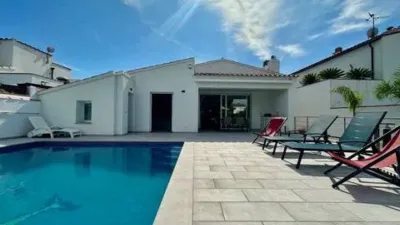 Chalet in Empuriabrava photo 2