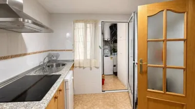 Apartment on Carrer de Pinós photo 11