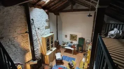 Chalet on Calle Campoo de Suso S-N photo 4