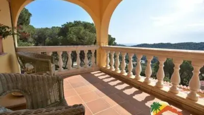 Chalet on Carrer Versalles photo 10