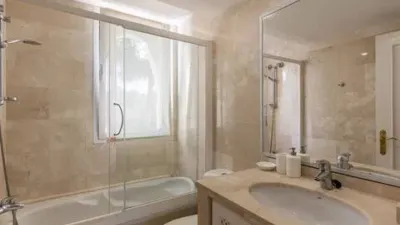 Apartment on Gran Via de les Penyes Rotges photo 10