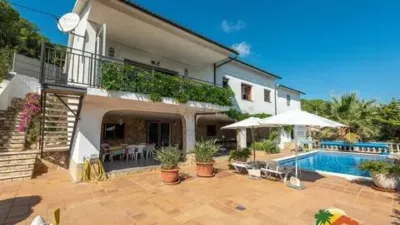 Chalet on Avinguda de la Florada photo 2
