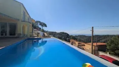 Chalet on Carrer de Montecarlo photo 2