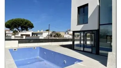 Townhouse in Empuriabrava photo 2