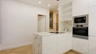 Flat for sale in Universidad-Malasaña photo 9
