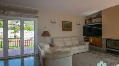 Chalet in Torrelles de Llobregat photo 12