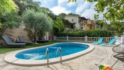 Chalet on Carrer de Luxemburg photo 47