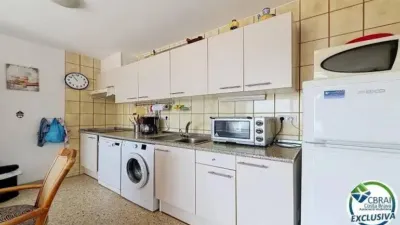 Apartment in Passatge Muga Delta photo 8