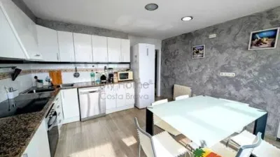 Chalet on Calle Lluisa Usall i Bosch No Number photo 8