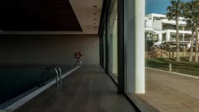 Duplex Penthouse with Dream Views: Infinite Mediterranean Sea Views - Camporosso Village, Finestrat 112 m² interior | 191.51 m² total built-up area | 170.27 m² usable surface 3 bedrooms | 3 bathrooms 82.56 m² of terraces, including a spectacular rooftop solarium of 43.82 m² with jacuzzi Stunning panoramic sea views 1 parking space included Energy Class A - Extremely energy efficient (30 kWh/m²/year) Layout: First Floor (74 m²): Open-plan living-dining room with modern kitchen, 2 bedrooms (master with en-suite bathroom), 2 bathrooms and 16 m² terrace with sea views. Second Floor (29 m²): Spacious third bedroom/multi-purpose room, bathroom, storage room, 16.60 m² terrace, plus an impressive rooftop solarium of 43.82 m² with 180° panoramic sea and Benidorm skyline views! Features: Air conditioning (heating/cooling) | Automatic awnings and electric shutters | Alarm system | Fully equipped modern kitchen | Parking space included | Energy rating A | All furniture included | Complete smart home system controllable via mobile app (electric shutters, all lights, air conditioning, door intercom and more) Community Services: Outdoor and heated swimming pools | Padel court | Gym | Children's playground | Gardens Privileged Location - Calle Colombia 2, Finestrat: 10 min to beaches | Shopping centres and supermarkets | Golf courses | Restaurants | Medical services and schools Perfect for: Families, investors, seekers of Mediterranean lifestyle, permanent or holiday residence, the best of life on the Costa Blanca. A Unique Opportunity: Modern duplex penthouse with A energy certification, huge private rooftop solarium with jacuzzi, smart home technology and all furniture included in one of the most complete urbanisations on the Costa Blanca. photo 66
