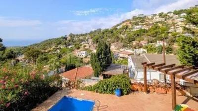Chalet on Avinguda dels Arbres photo 2
