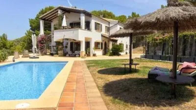 Chalet on Calle Jaime, 7