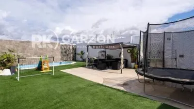Chalet on Calle Bahía San Luís photo 3