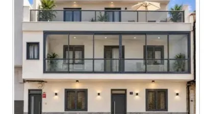 Chalet on Fonsalia Street, S-N photo 6