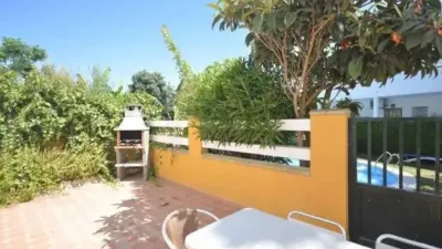 Chalet en alquiler en Calle Avenida 28 de Febrero, 68, Conil de la Frontera de 900 €<span>/mes</span>