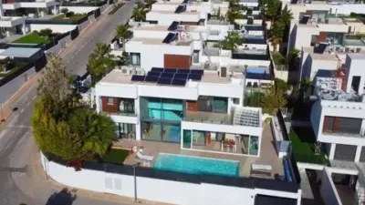 Chalet in Golf Bahía Urbanisation photo 8