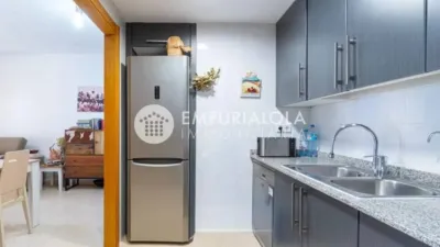 Piso en venta en Carrer de Viena, cerca de Carrer d' Osla, Els Grecs-Mas Oliva (Roses) de 215.000 €