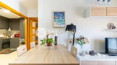 Piso en venta en Carrer de Viena, cerca de Carrer d' Osla, Els Grecs-Mas Oliva (Roses) de 215.000 €