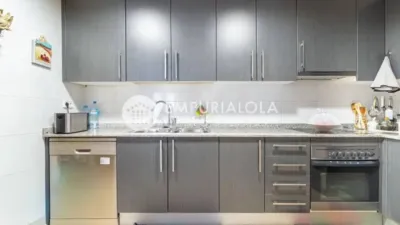 Piso en venta en Carrer de Viena, cerca de Carrer d' Osla, Els Grecs-Mas Oliva (Roses) de 215.000 €