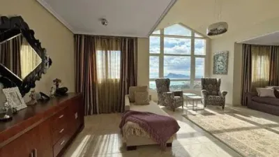 Penthouse on Calle de Alemania photo 5