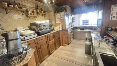 Local comercial en venta en Yllera-Pozanos - Más