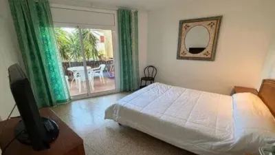 Piso en venta en Avinguda de la Bocana, cerca de Avinguda de la Platja, Santa Margarida (Roses) de 175.000 €