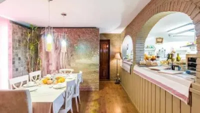 Chalet on Calle de Murillo photo 13