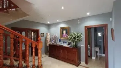 Chalet on Calle de Murillo photo 8