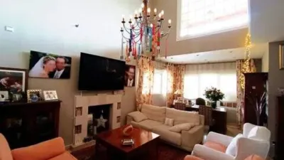 Chalet on Calle de Murillo photo 9