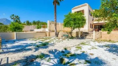 Chalet on Carrer Castanyers photo 5