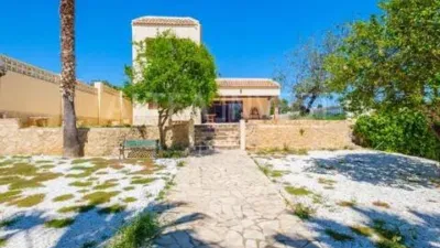 Chalet on Carrer Castanyers photo 7