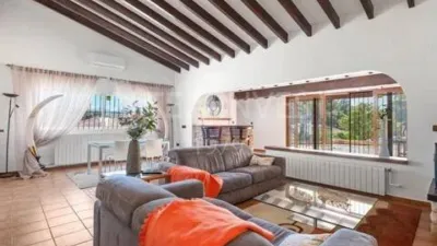 Chalet on Carrer Castanyers photo 9