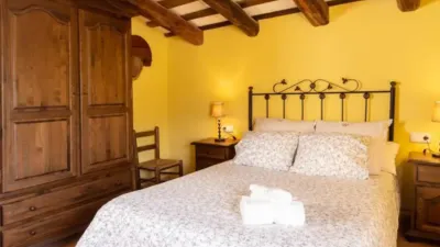 Rustic house on Carrer de la Industria photo 15