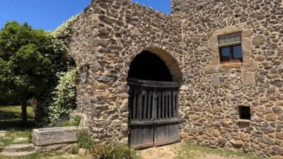 Rustic house on Carrer de la Industria photo 35