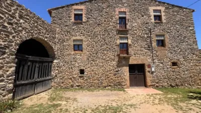 Rustic house on Carrer de la Industria photo 36