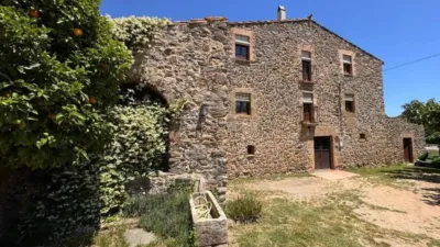 Rustic house on Carrer de la Industria photo 38