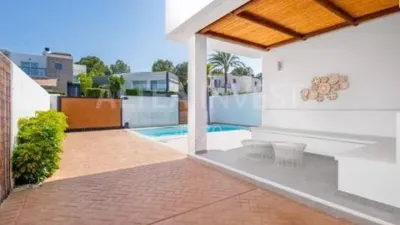 Chalet en venta en Carrer de Morena - Más