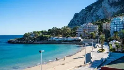 Top-floor apartment on Calle de Gibraltar photo 10