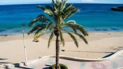 Top-floor apartment on Calle de Gibraltar photo 12